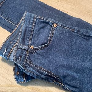 7 skinny jeans!! Dark wash.
